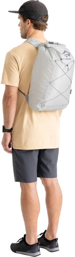 Sea To Summit Ultra-Sil Dry Daypack|-|Sac De Jour Ultra-Sil Dry -Sea To Summit STS 280 7E 7EDetail2 20Highrise 854470b9 df4a 4233 83af 45e0f063bbf5