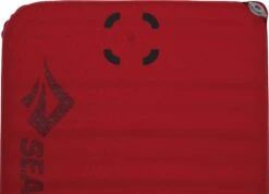 Sea To Summit Comfort Plus Self-Inflating Rectangular Sleeping Mat - Regular|-|Matelas De Sol Rectangulaire Auto-gonflant Comfort Plus - Régulier -Sea To Summit STS 960 25 7E 7EDetail1 20Crimson 20Red