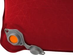 Sea To Summit Comfort Plus Self-Inflating Rectangular Sleeping Mat - Regular|-|Matelas De Sol Rectangulaire Auto-gonflant Comfort Plus - Régulier -Sea To Summit STS 960 25 7E 7EDetail4 20Crimson 20Red