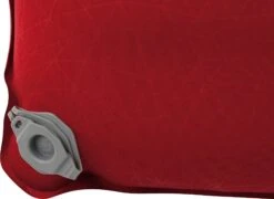 Sea To Summit Comfort Plus Self-Inflating Rectangular Sleeping Mat - Regular|-|Matelas De Sol Rectangulaire Auto-gonflant Comfort Plus - Régulier -Sea To Summit STS 960 25 7E 7EDetail6 20Crimson 20Red eaa4df97 dfb2 4b36 b020 f8f061286735