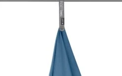 Sea To Summit Pocket Towel - Small 32 X 16 In|-|Serviette Pocket - Petit 32 X 16 In -Sea To Summit STS A2510 7E 7EDetail1 20Blue