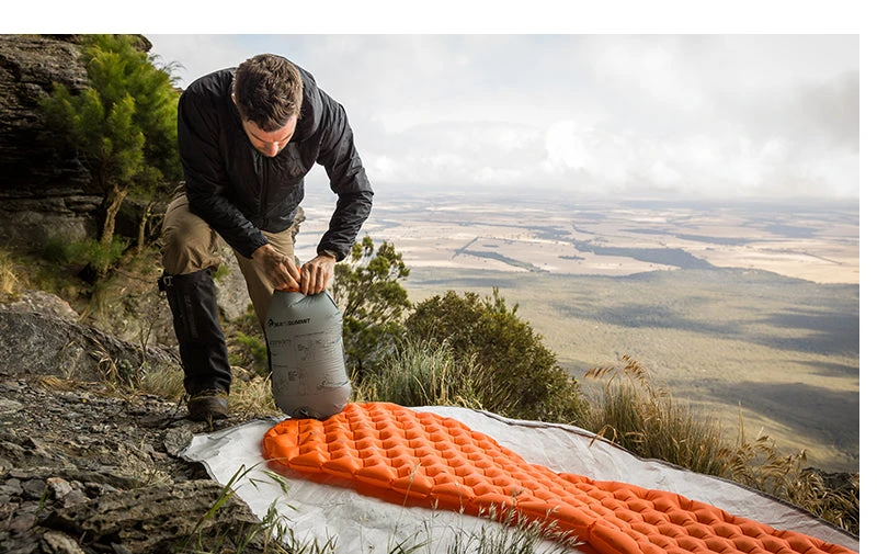 Sea To Summit Ultralight Insulated Air Sleeping Mat 9 Sea To Summit Ultralight Insulated Air Sleeping Mat - Image 9